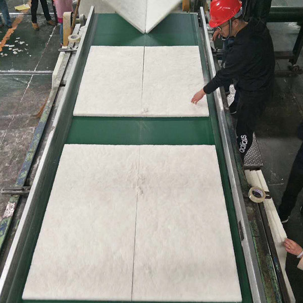 無甲醛保溫棉生產(chǎn)